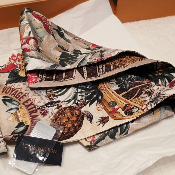 Louis Vuitton Accessories - Authentic Louis Vuitton Voyage Extraordinaire Bandeau Tropical Print